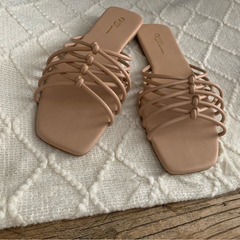 Chic Beige Strappy Sandals